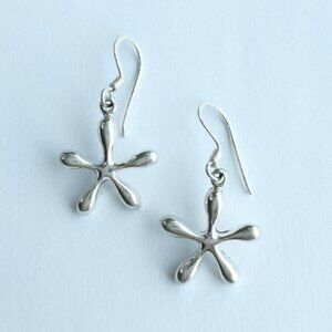 Nwt sterling silver modern flower earrings 🆕